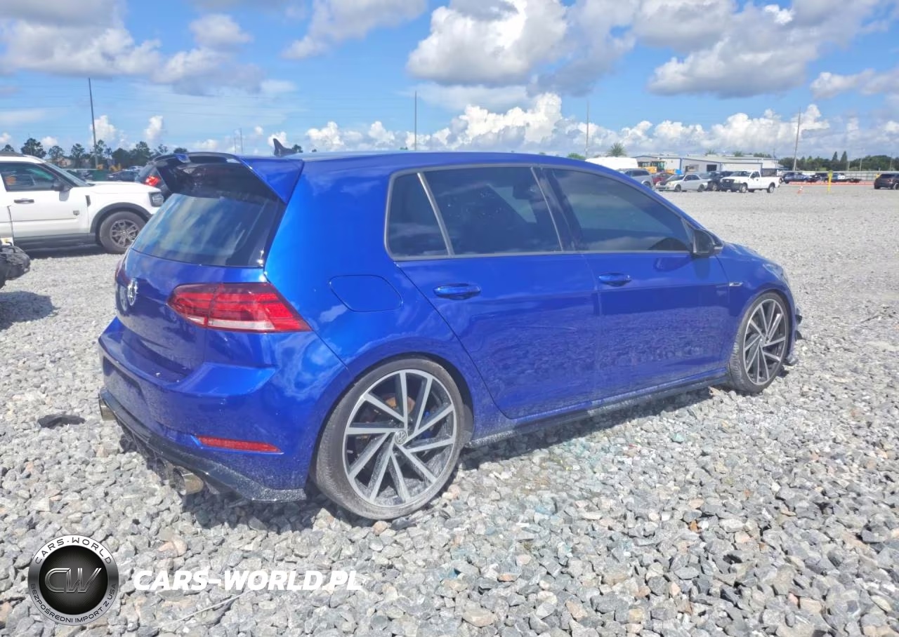 2018 Volkswagen Golf R VIN:WVWWF7AUXJW098200 - 3