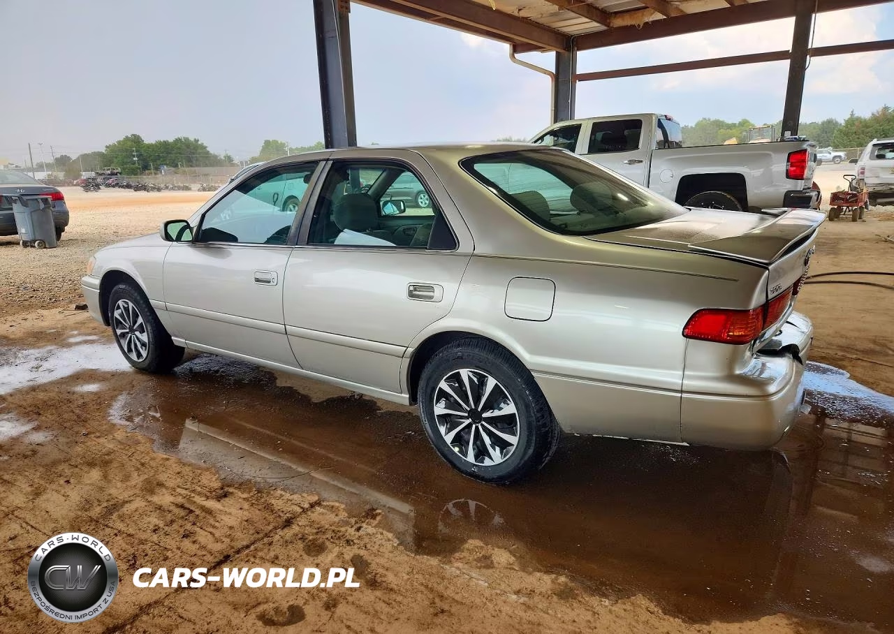 2001 Toyota Camry Le VIN:4T1BG22K51U811622 - 2