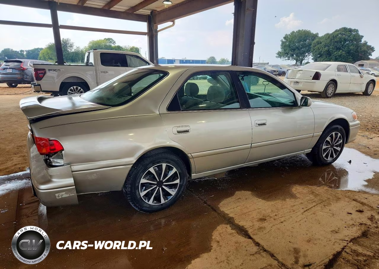 2001 Toyota Camry Le VIN:4T1BG22K51U811622 - 3