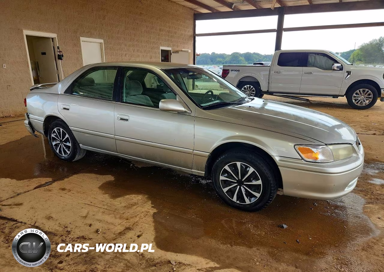 2001 Toyota Camry Le VIN:4T1BG22K51U811622 - 4