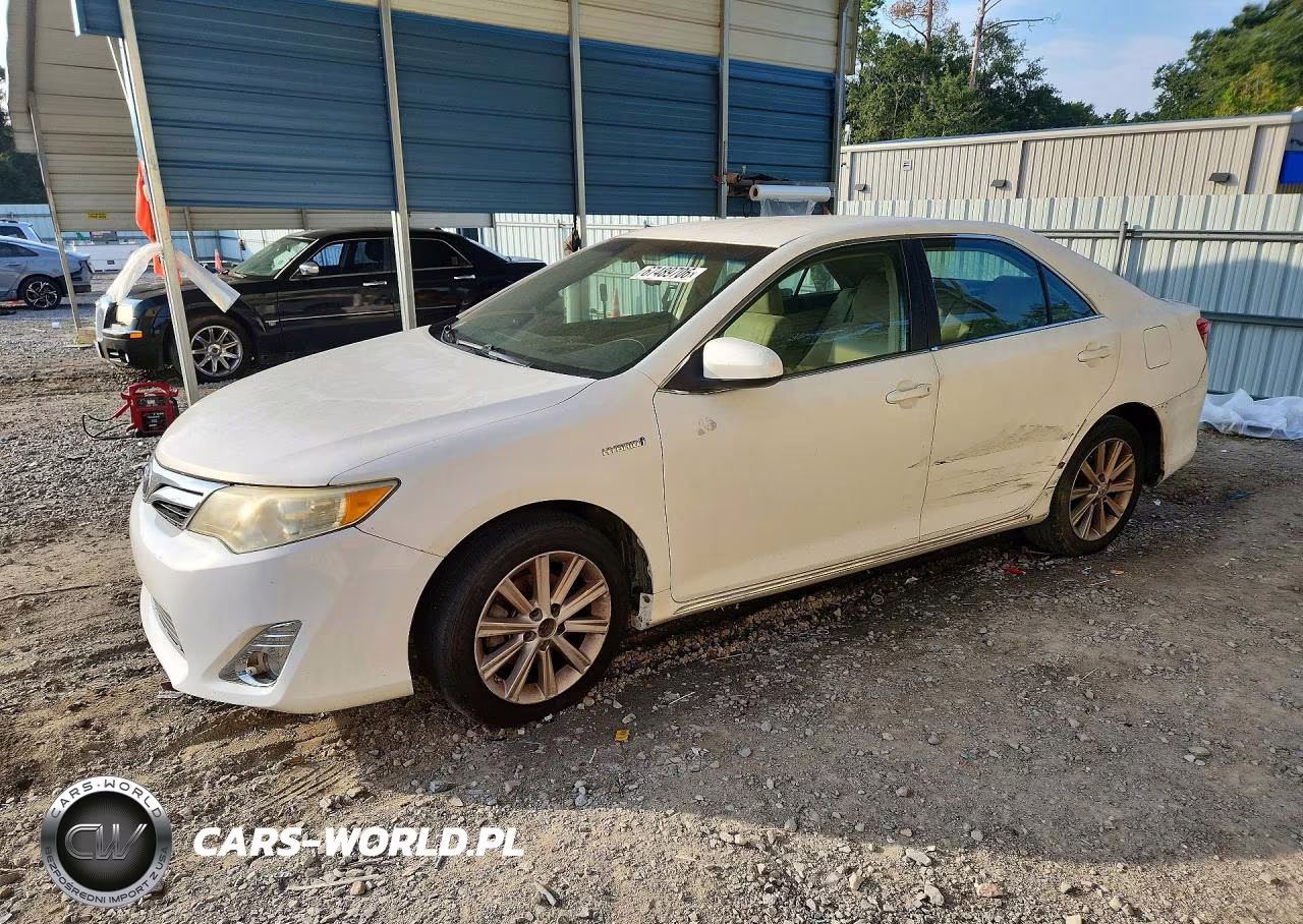 2014 Toyota Camry Hybrid Xle – zdjęcie 1 z 12
