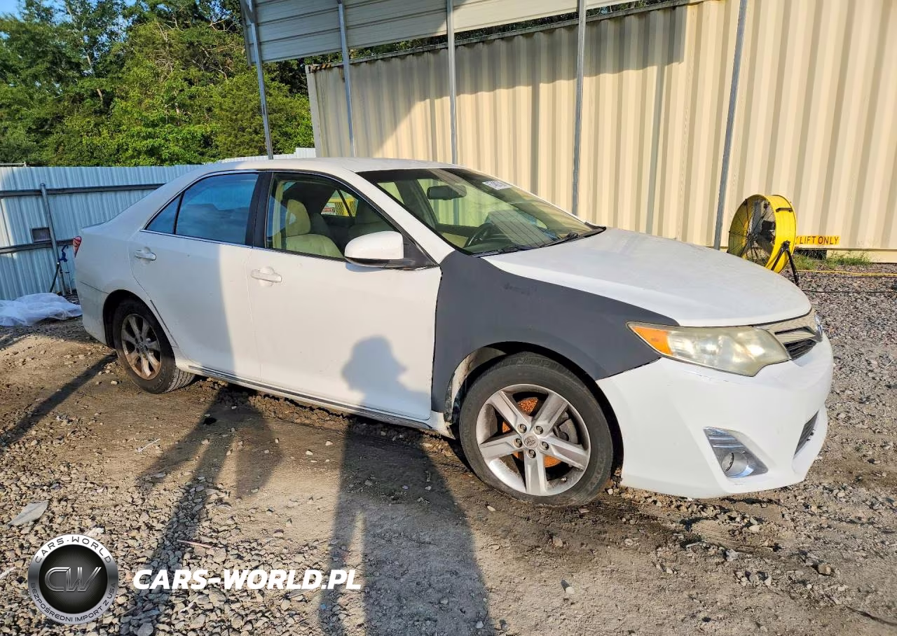 2014 Toyota Camry Hybrid Xle VIN:4T1BD1FK5EU118777 - 4
