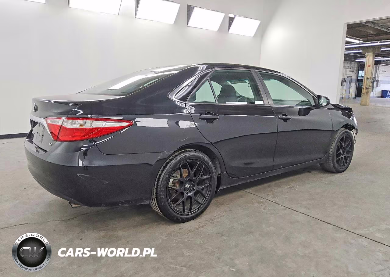 2017 Toyota Camry Le VIN:4T1BF1FK0HU364120 - 3