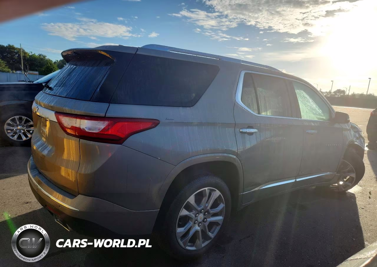 2019 Chevrolet Traverse Premier VIN:1GNERKKW6KJ230462 - 3