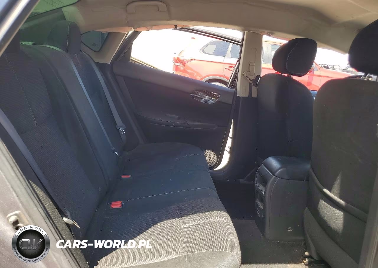 2018 Nissan Sentra S VIN:3N1AB7AP7JY336273 - 10