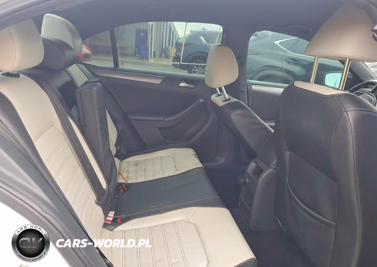 2016 Volkswagen Jetta Sport VIN:3VWD17AJ8GM343772 - 10