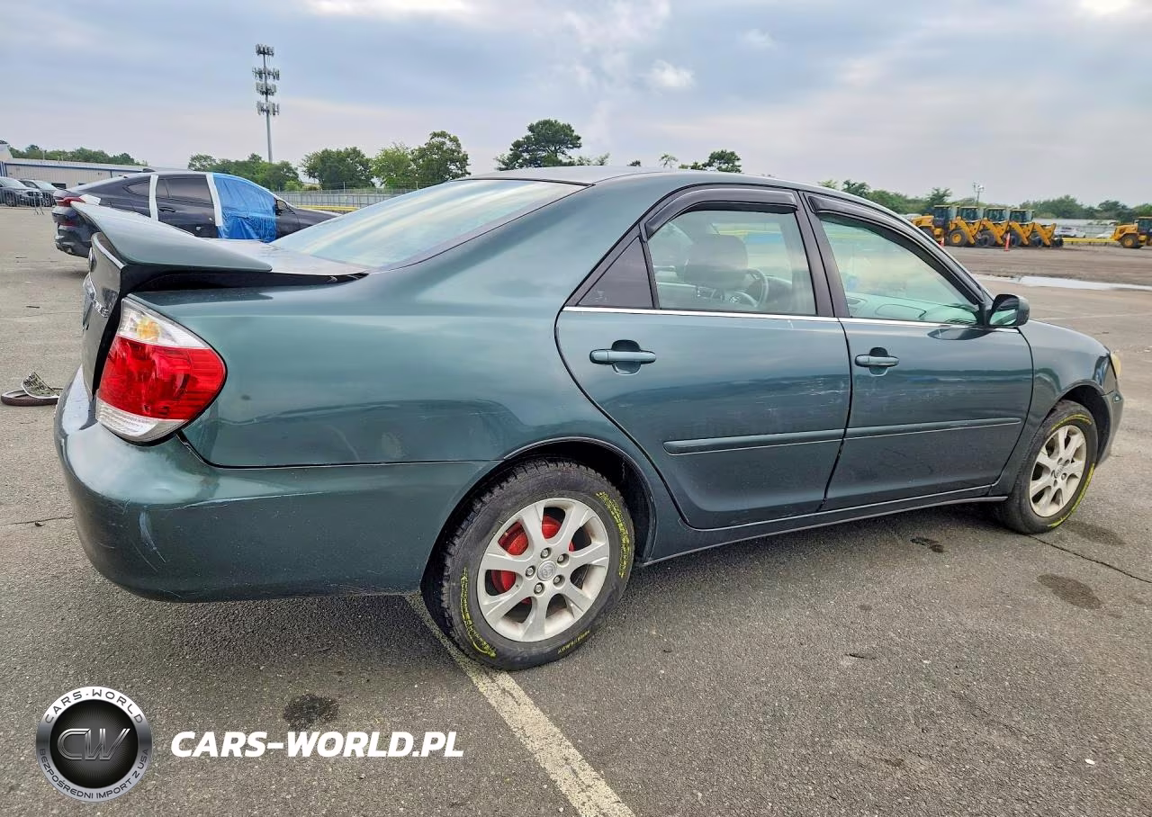 2005 Toyota Camry Le VIN:4T1BE32K55U101752 - 3