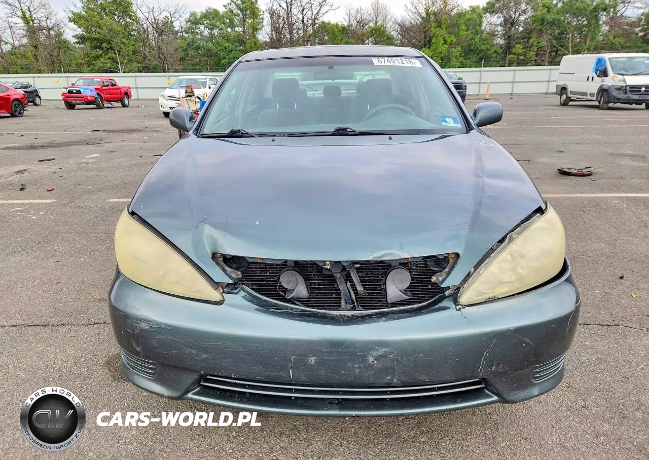 2005 Toyota Camry Le VIN:4T1BE32K55U101752 - 5