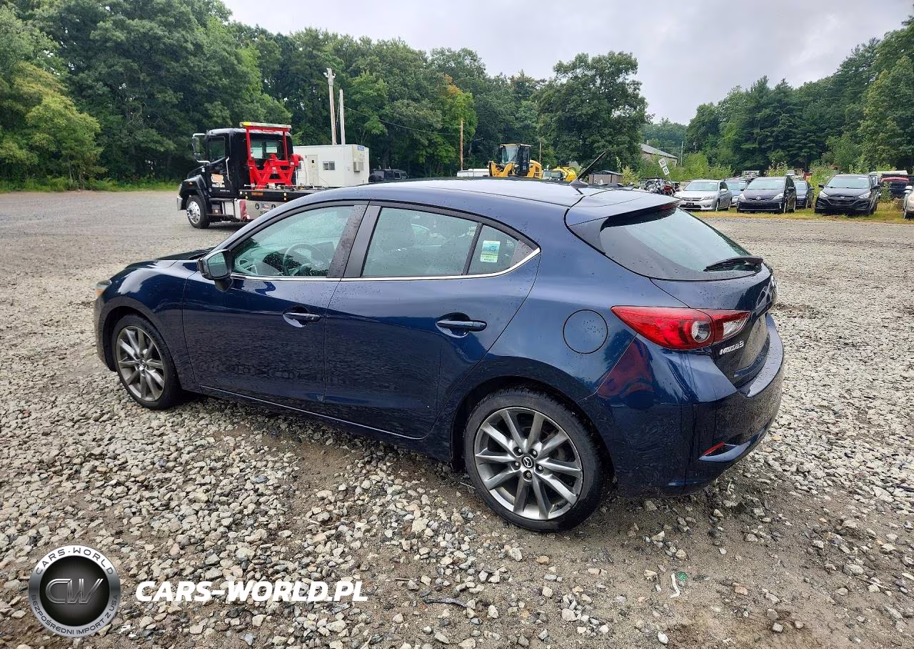 2018 Mazda 3 Touring VIN:3MZBN1L36JM203685 - 2