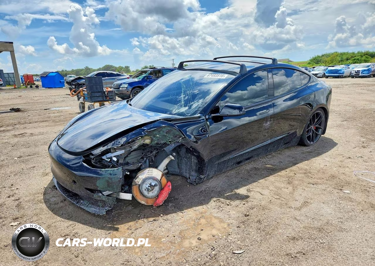 2022 Tesla Model 3 Performance Dual Motor All-Wheel Drive – zdjęcie 1 z 13