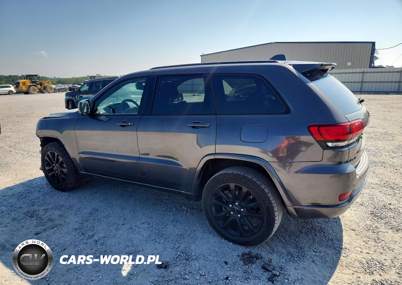2018 Jeep Grand Cherokee Laredo VIN:1C4RJFAG3JC305446 - 2