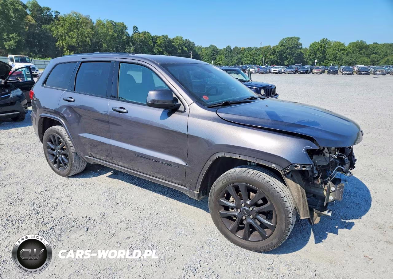 2018 Jeep Grand Cherokee Laredo VIN:1C4RJFAG3JC305446 - 4