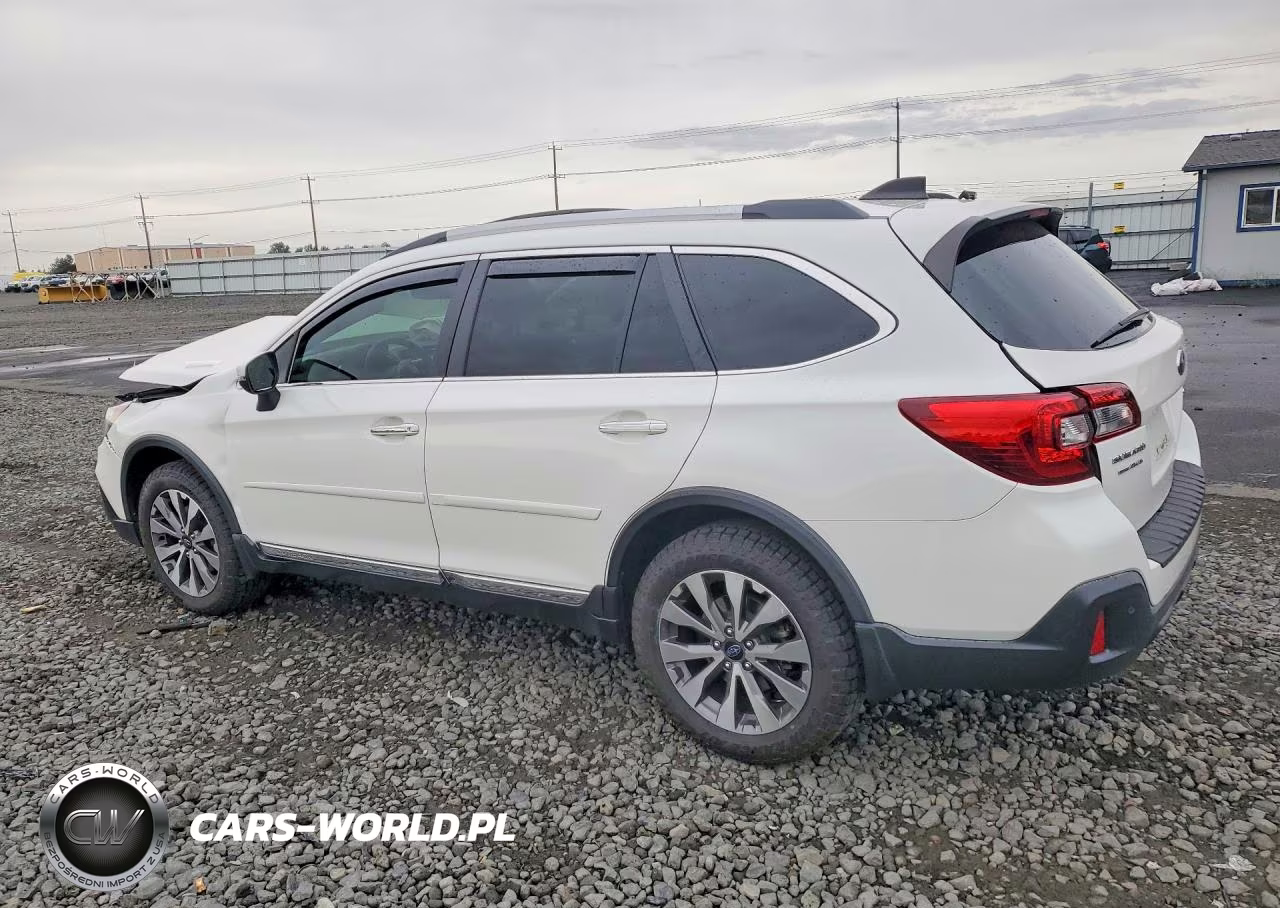 2018 Subaru Outback Touring VIN:4S4BSATCXJ3393113 - 2