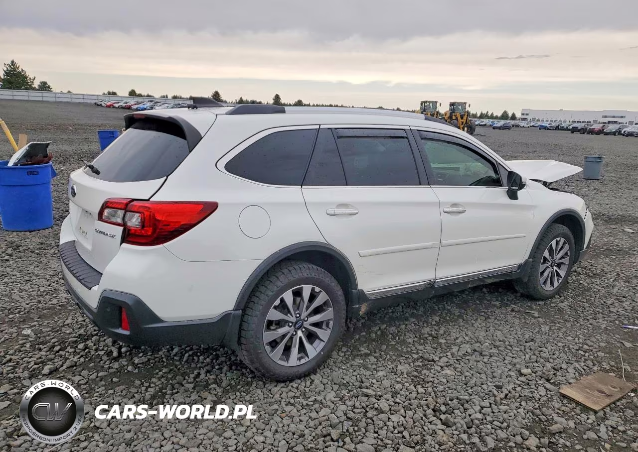 2018 Subaru Outback Touring VIN:4S4BSATCXJ3393113 - 3