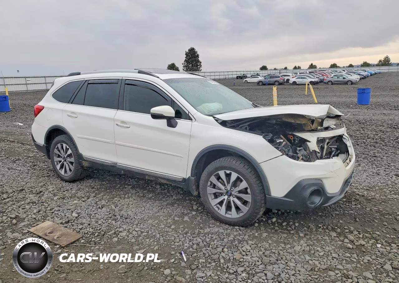 2018 Subaru Outback Touring VIN:4S4BSATCXJ3393113 - 4