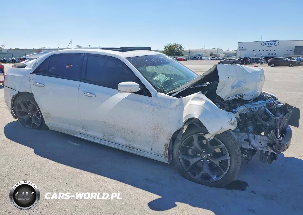 2022 Chrysler 300 S VIN:2C3CCABTXNH121143 - 4