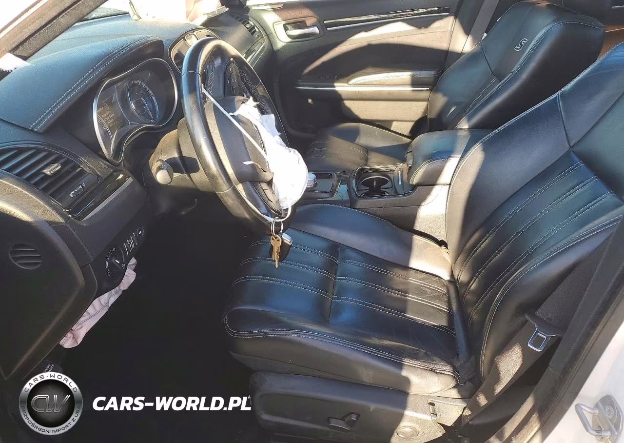 2022 Chrysler 300 S VIN:2C3CCABTXNH121143 - 7