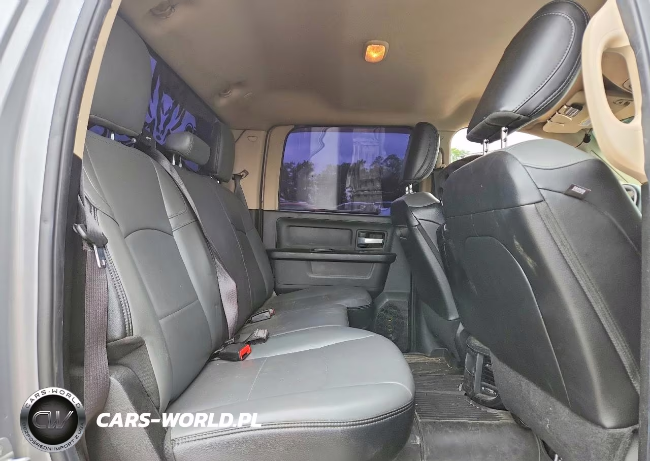 2019 Ram 2500 Tradesman VIN:3C6UR5HJ3KG587396 - 10