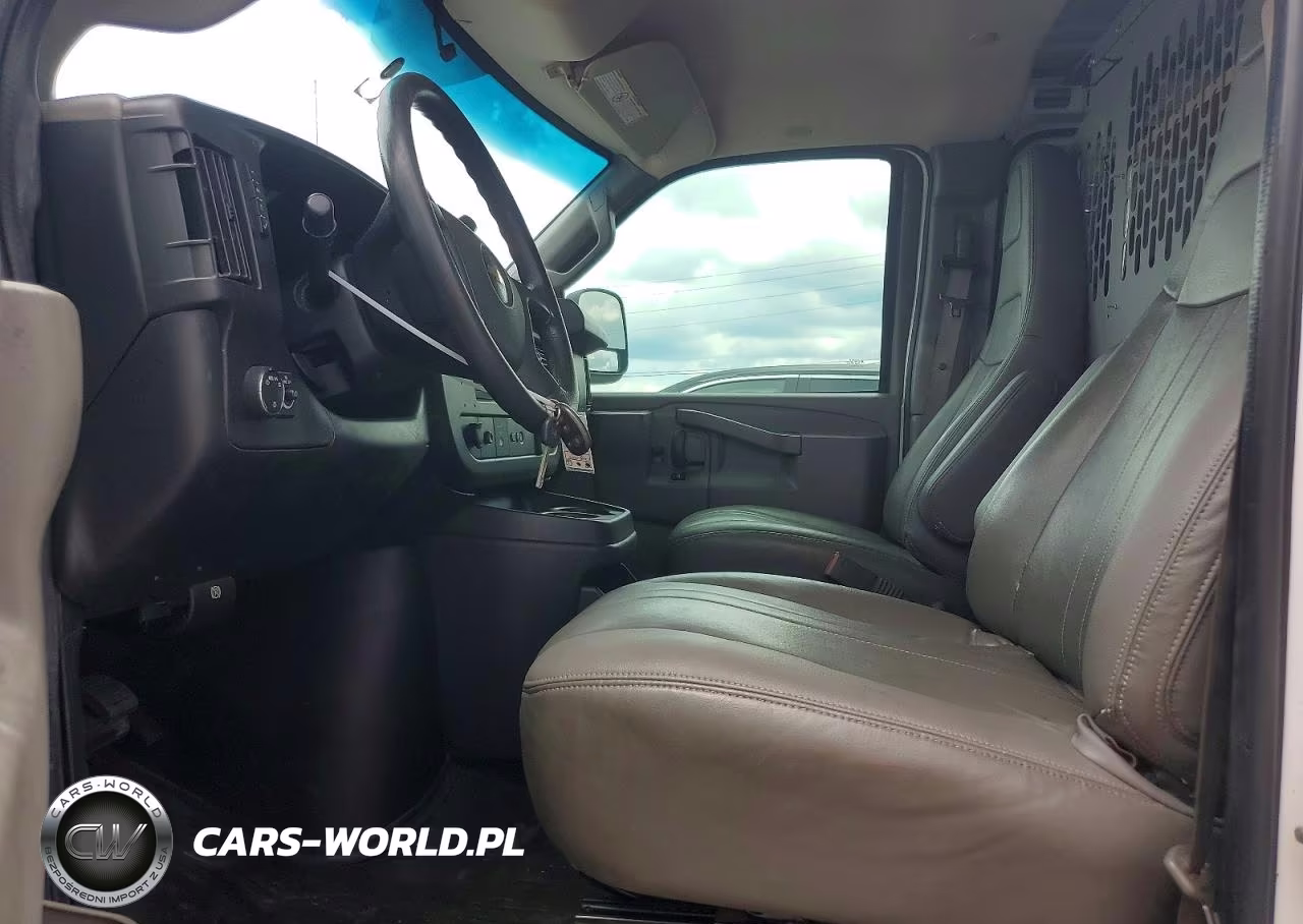2019 Chevrolet Express 2500 Cargo Delivery Van VIN:1GCWGAFP3K1333211 - 7