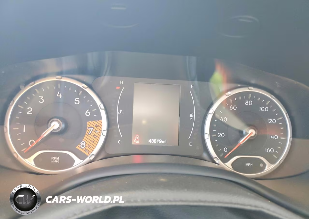 2020 Jeep Renegade Latitude VIN:ZACNJBBB2LPM00456 - 9