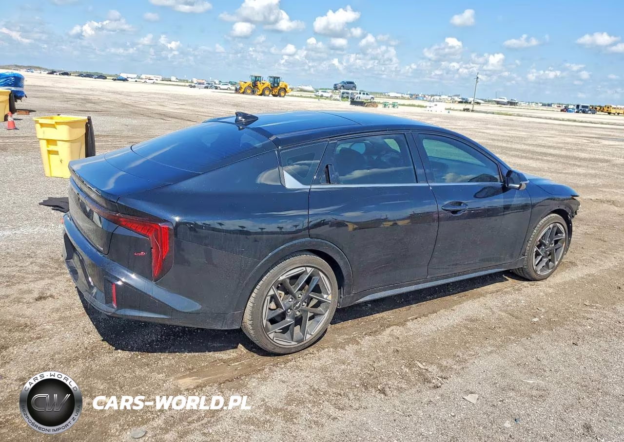 2025 Kia K4 Gt Line VIN:3KPFW4DE5SE214451 - 3