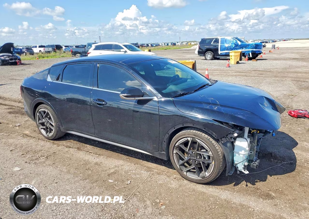 2025 Kia K4 Gt Line VIN:3KPFW4DE5SE214451 - 4