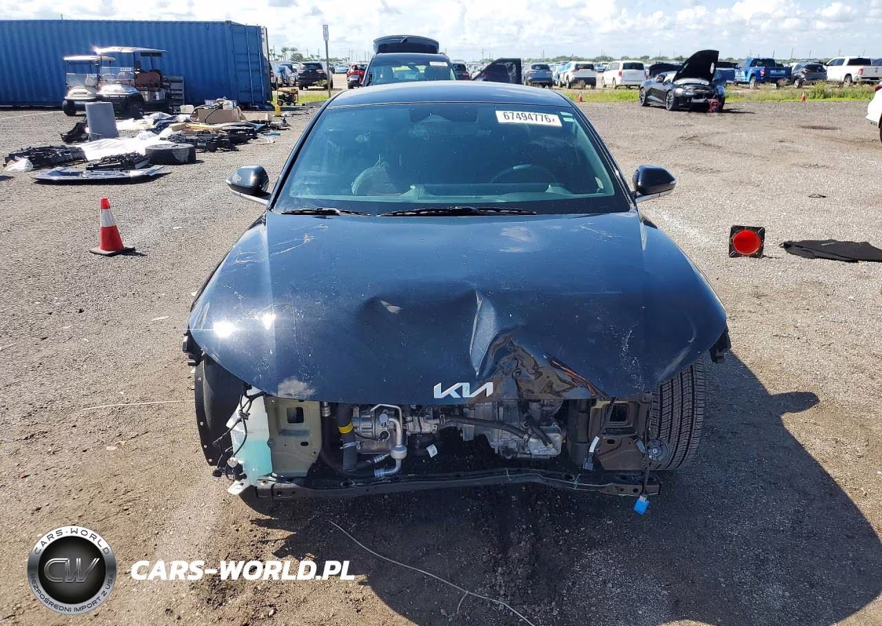 2025 Kia K4 Gt Line VIN:3KPFW4DE5SE214451 - 5