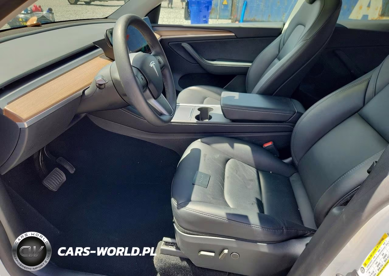 2024 Tesla Model Y VIN:7SAYGDEE7RF047490 - 7