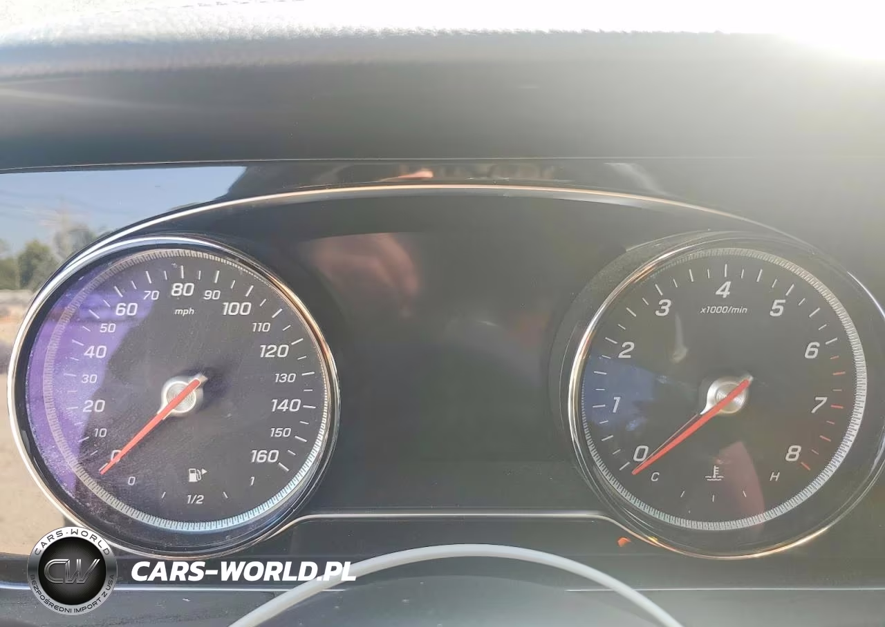 2019 Mercedes-Benz E 300 4Matic VIN:WDDZF4KB4KA537324 - 9