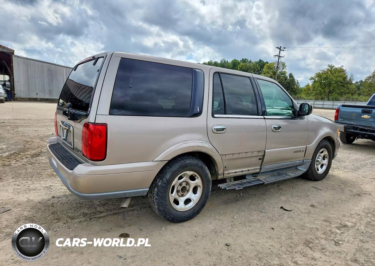 2000 Lincoln Navigator VIN:5LMEU27A3YLJ24304 - 3