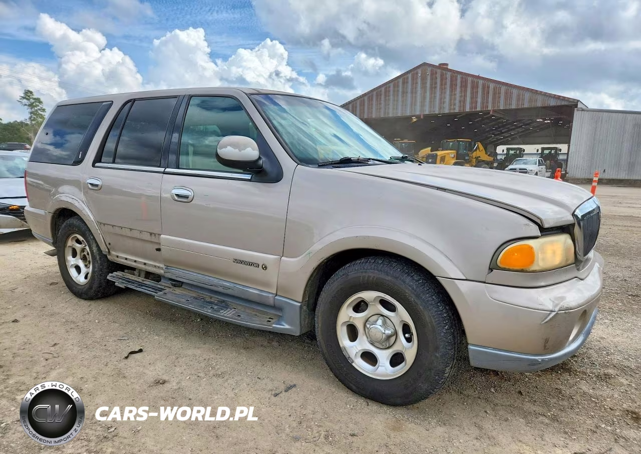 2000 Lincoln Navigator VIN:5LMEU27A3YLJ24304 - 4