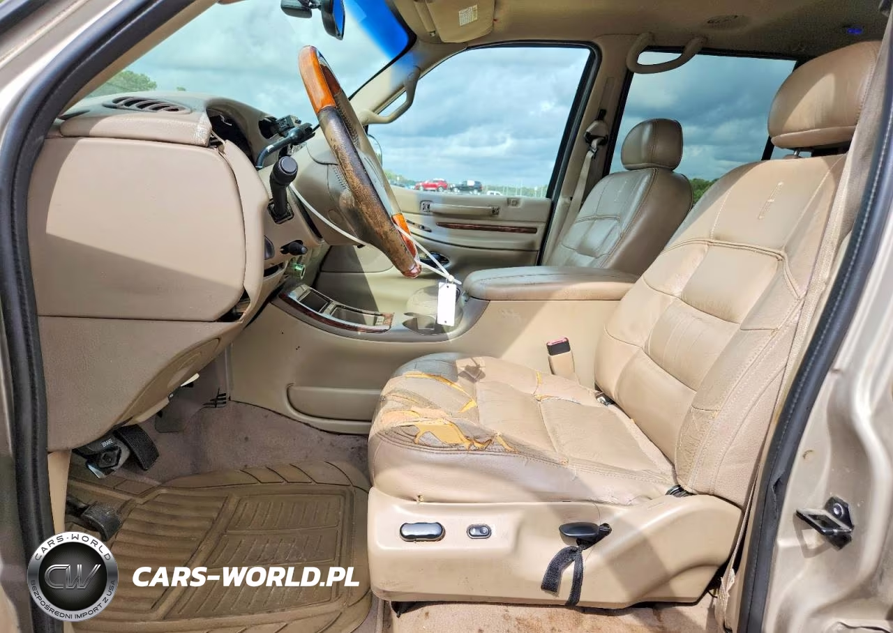 2000 Lincoln Navigator VIN:5LMEU27A3YLJ24304 - 7