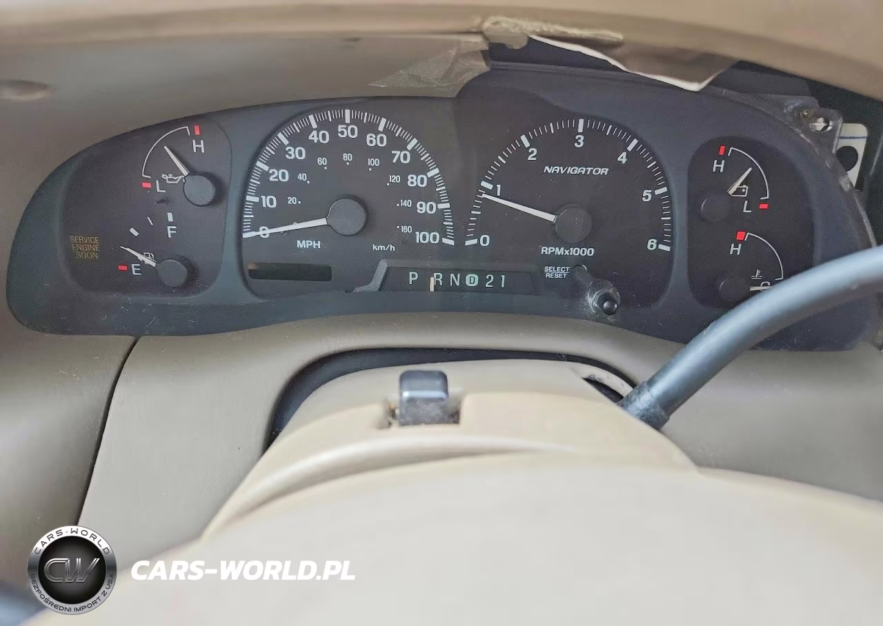 2000 Lincoln Navigator VIN:5LMEU27A3YLJ24304 - 9