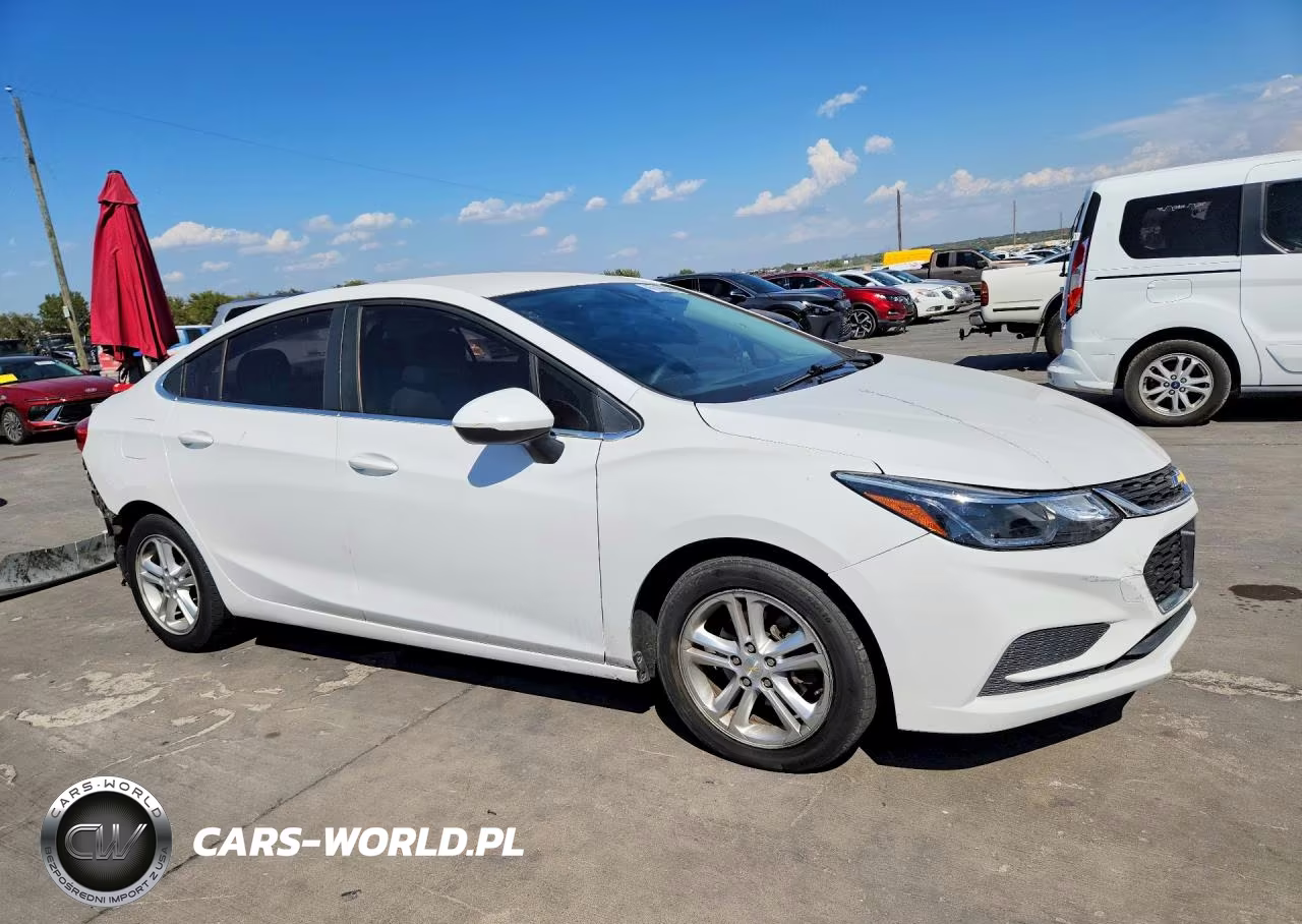2017 Chevrolet Cruze Lt VIN:1G1BE5SM4H7240106 - 4