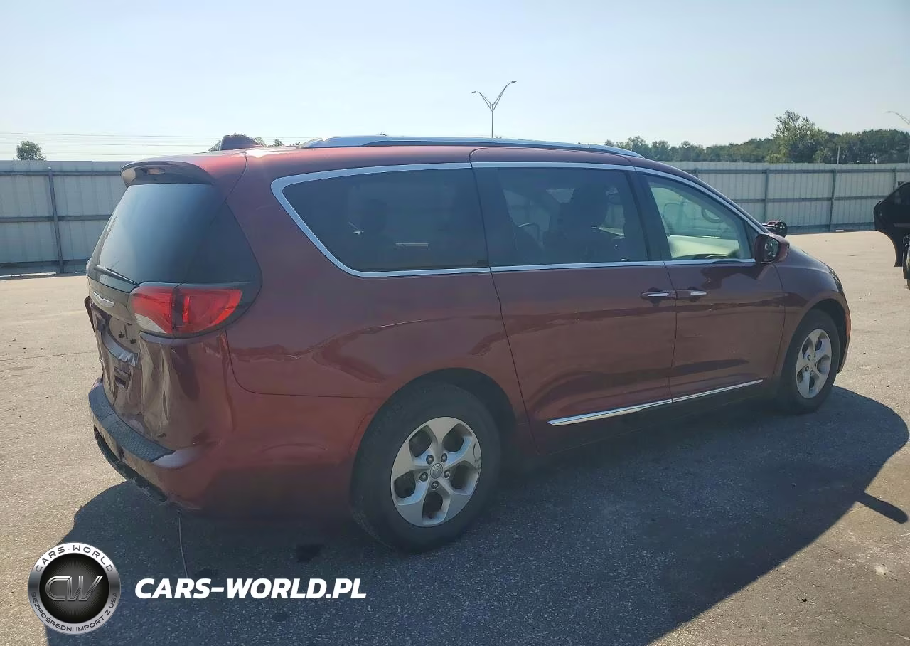 2017 Chrysler Pacifica Touring L Plus VIN:2C4RC1EG5HR510937 - 3