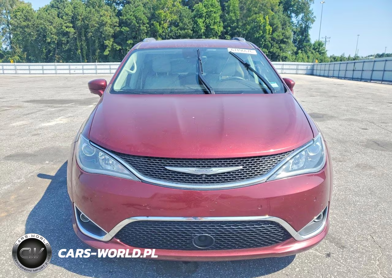 2017 Chrysler Pacifica Touring L Plus VIN:2C4RC1EG5HR510937 - 5