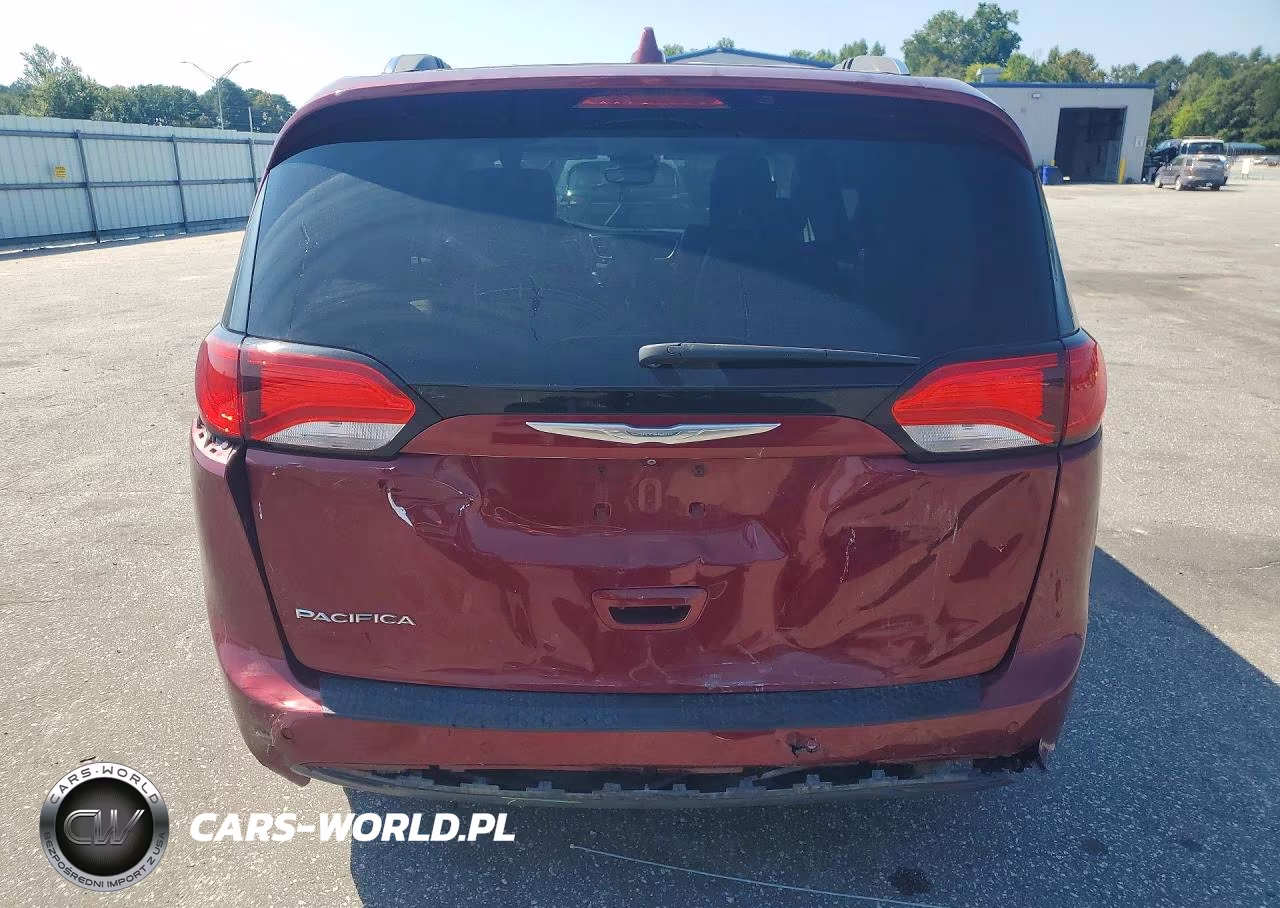 2017 Chrysler Pacifica Touring L Plus VIN:2C4RC1EG5HR510937 - 6