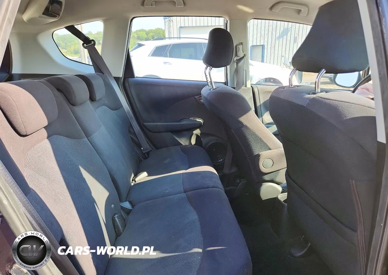 2010 Honda Fit Sport VIN:JHMGE8H49AC031946 - 10