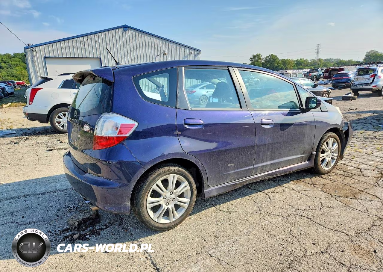 2010 Honda Fit Sport VIN:JHMGE8H49AC031946 - 3