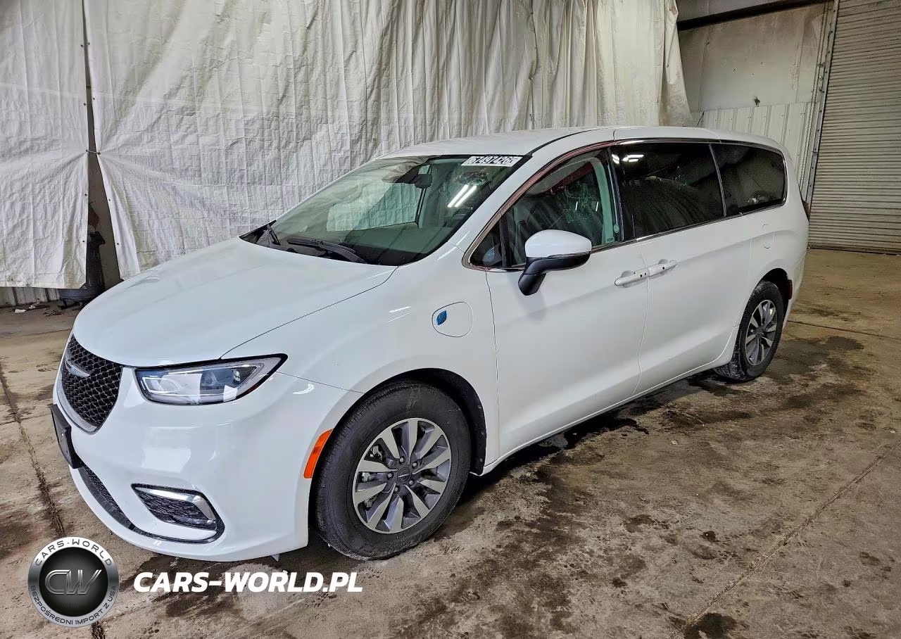 2023 Chrysler Pacifica Hybrid Touring L VIN:2C4RC1L74PR599112 - 1