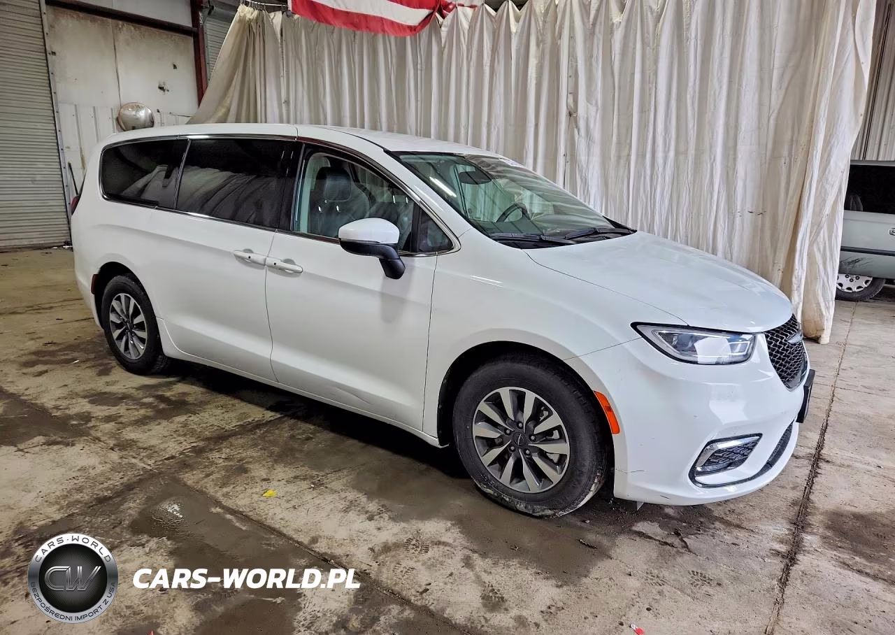 2023 Chrysler Pacifica Hybrid Touring L VIN:2C4RC1L74PR599112 - 4