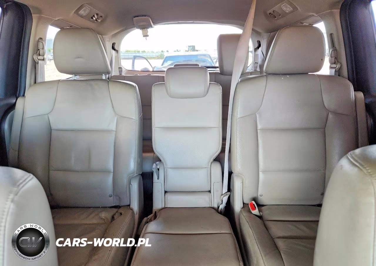 2011 Honda Odyssey Touring VIN:5FNRL5H96BB028176 - 10