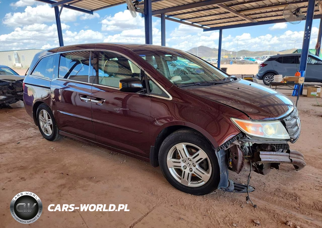 2011 Honda Odyssey Touring VIN:5FNRL5H96BB028176 - 4