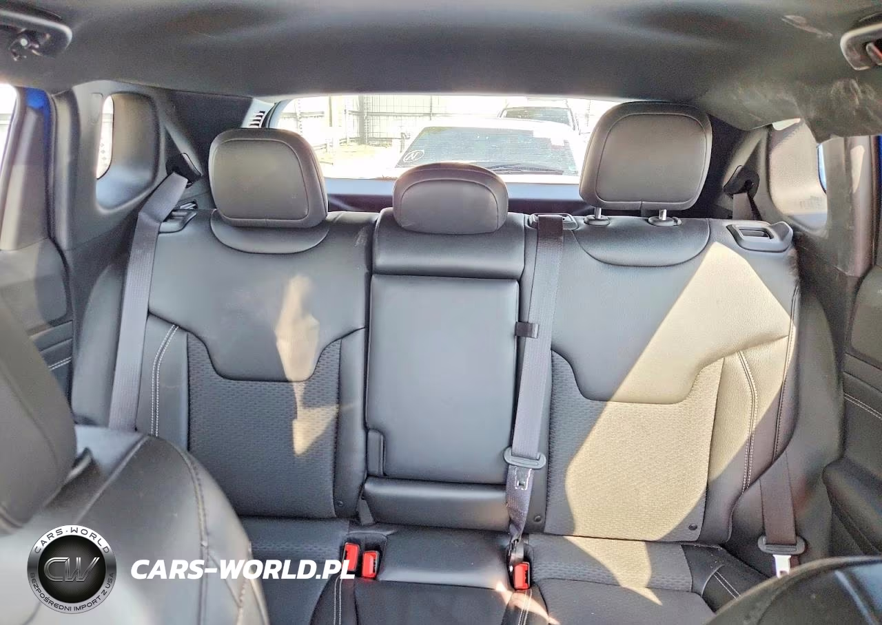 2024 Jeep Compass Latitude VIN:3C4NJDBN4RT103070 - 10