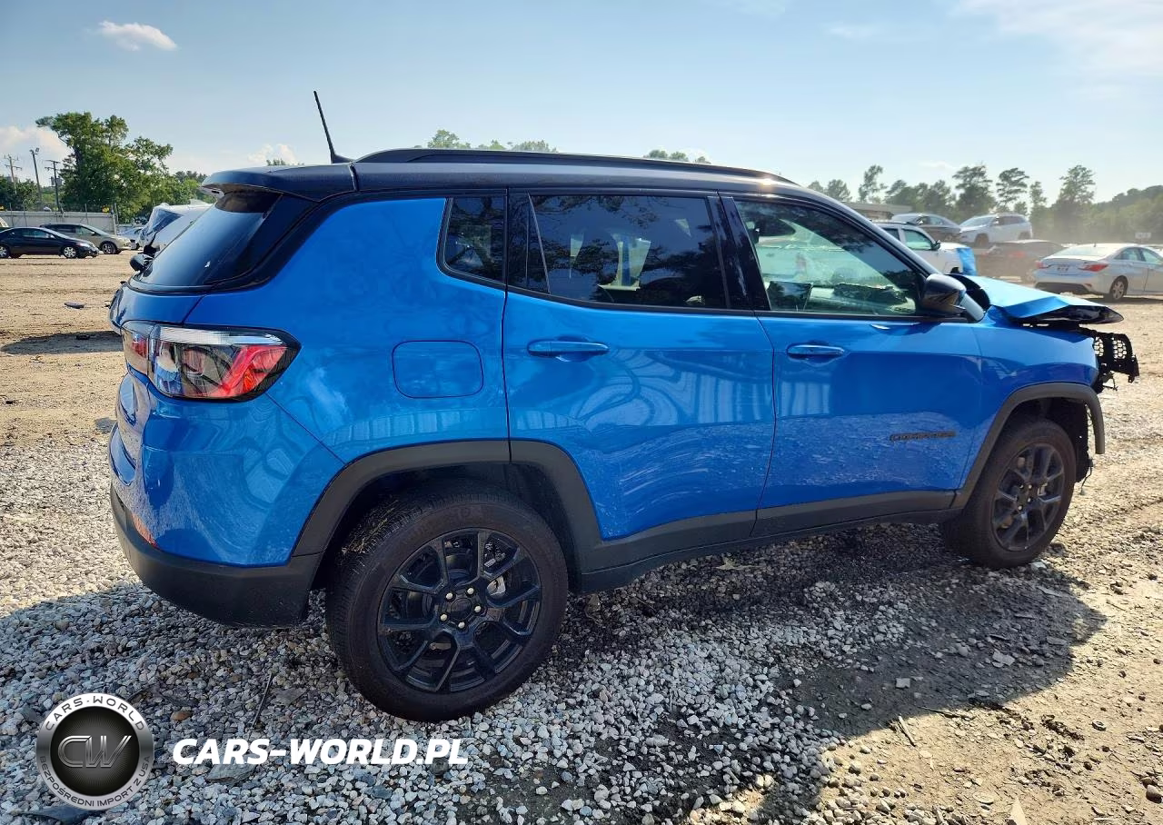 2024 Jeep Compass Latitude VIN:3C4NJDBN4RT103070 - 3