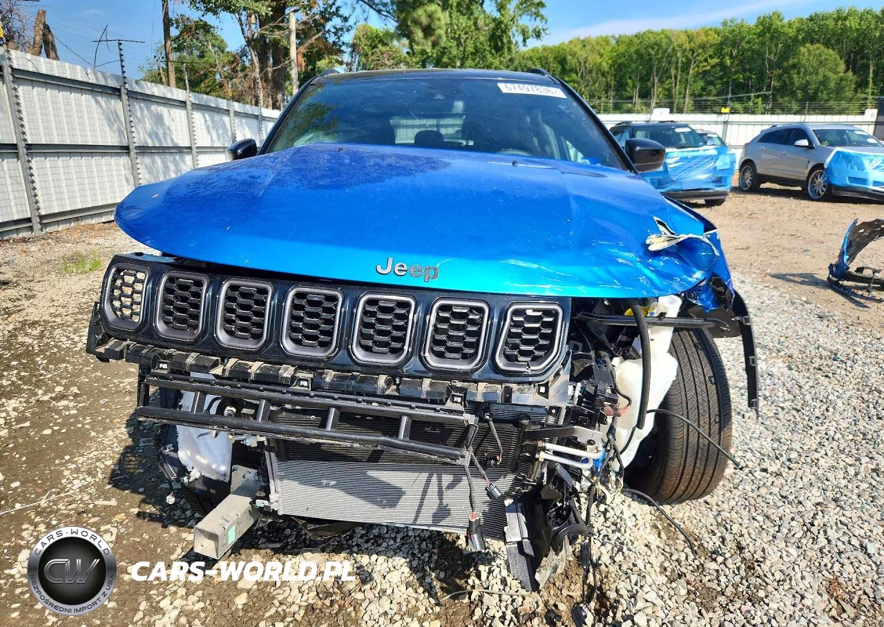 2024 Jeep Compass Latitude VIN:3C4NJDBN4RT103070 - 5