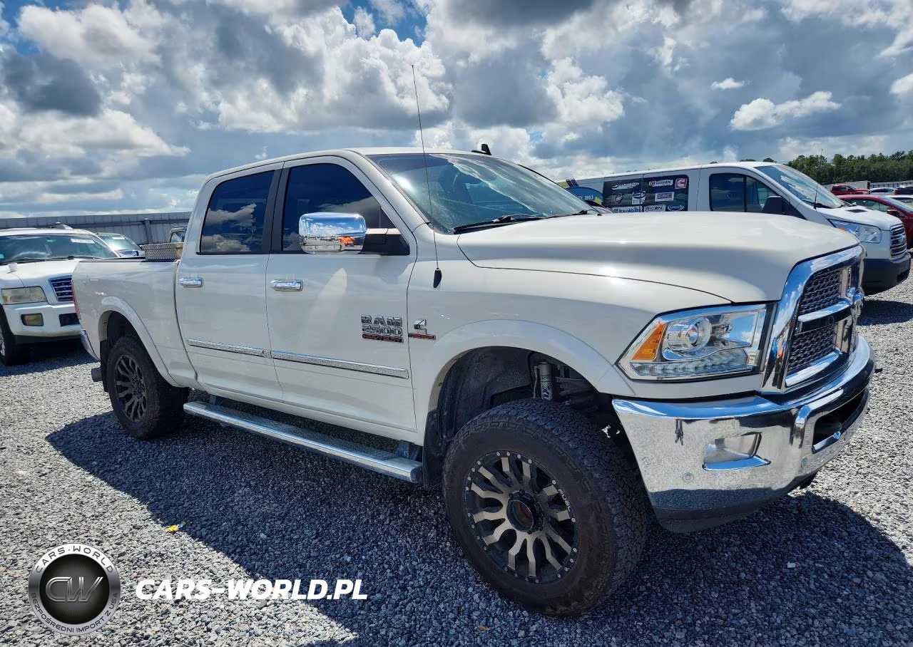 2017 Ram 2500 Laramie VIN:3C6UR5FL6HG781627 - 4
