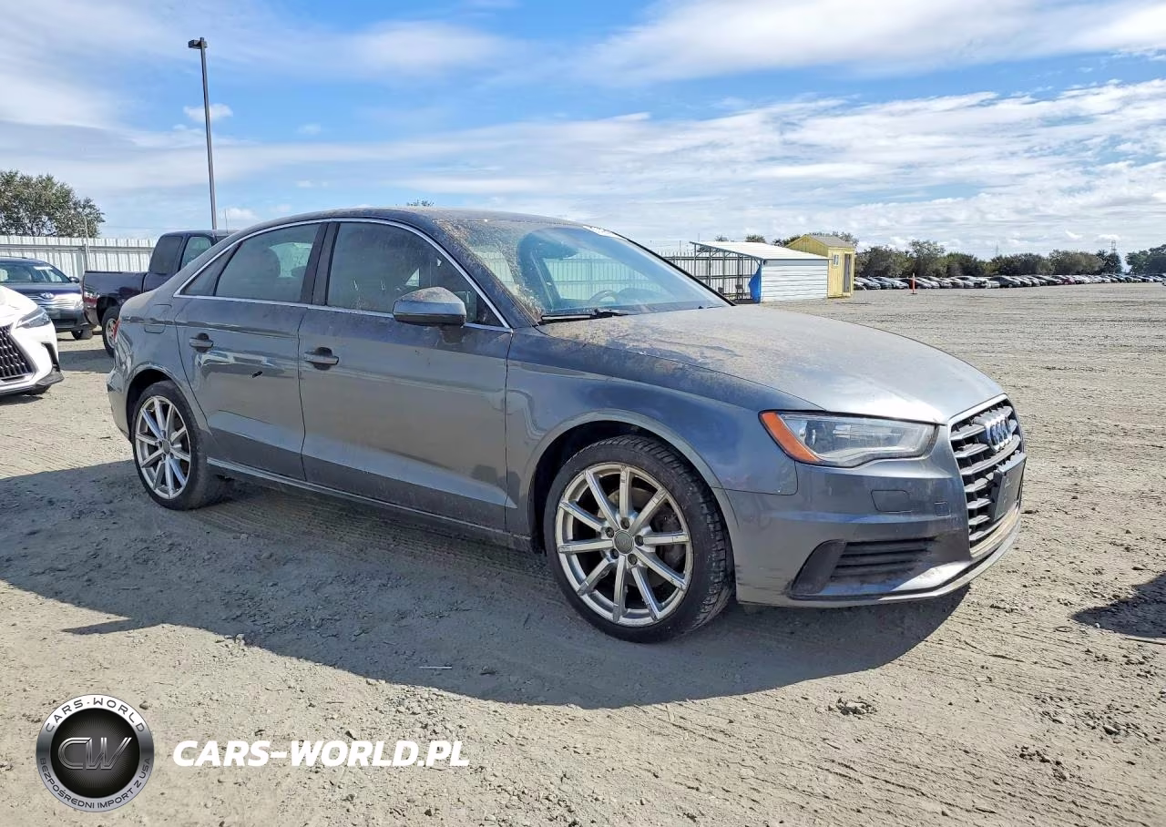 2015 Audi A3 Premium VIN:WAUBFGFFXF1001572 - 4