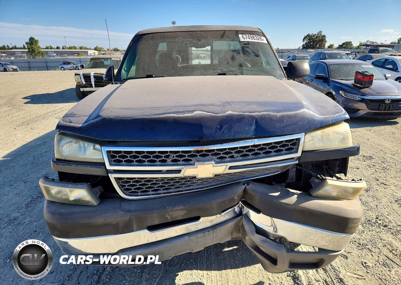 2005 Chevrolet Silverado C2500 Heavy Duty VIN:1GCHC29U35E286724 - 5