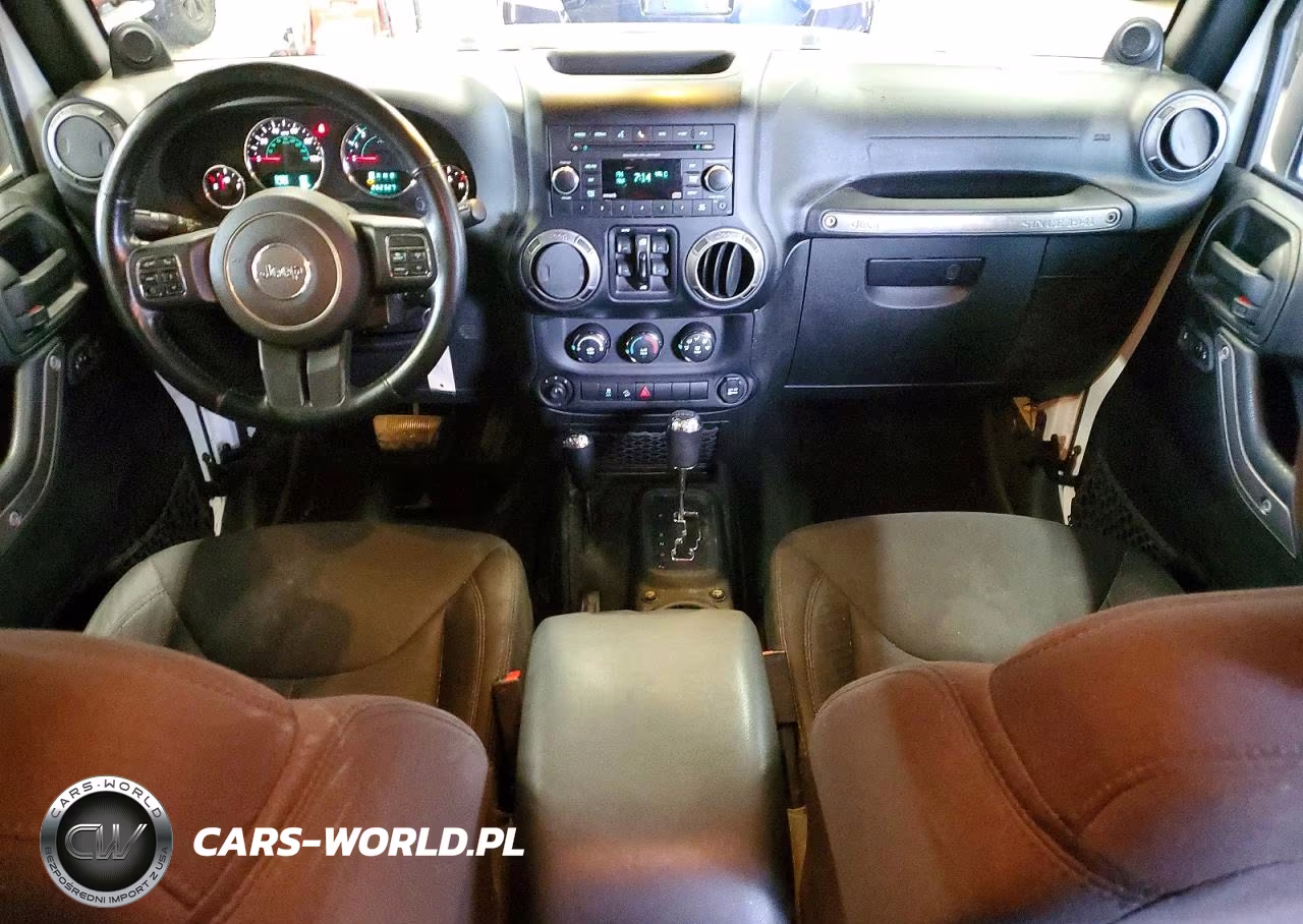 2014 Jeep Wrangler Unlimited Sport VIN:1C4BJWDG4EL177012 - 8